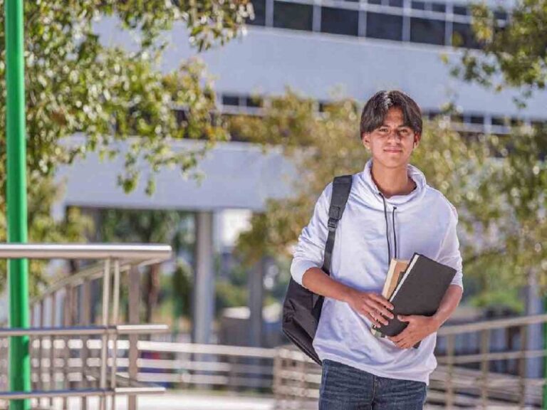 Factores clave para elegir la mejor preparatoria virtual en México